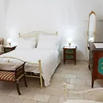 Palazzo Altavilla * אוסטוני