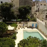 Palazzo Altavilla * אוסטוני
